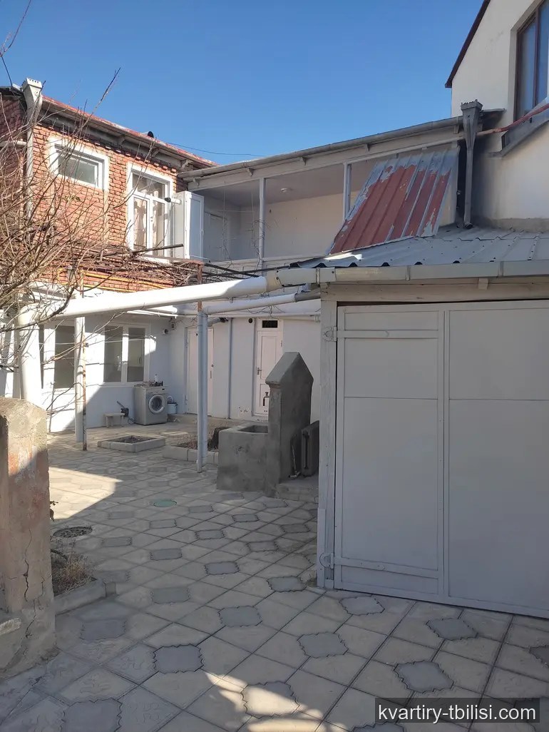 იყიდება 7 ოთახიანი სახლი ავლაბარში, 230 მ² — 190 000 USD | Tbilisi Homes