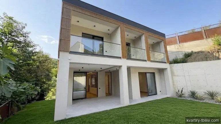 ქირავდება 10 ოთახიანი სახლი ბაგებში, 800 მ² — 12 000 USD/თვეში | Tbilisi Homes