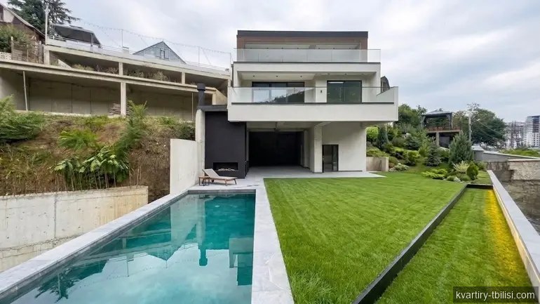 ქირავდება 10 ოთახიანი სახლი ბაგებში, 800 მ² — 12 000 USD/თვეში | Tbilisi Homes