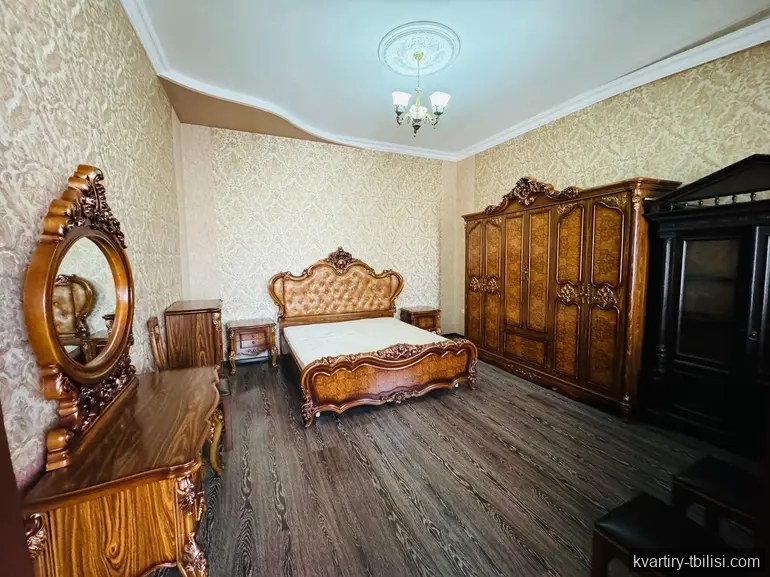 9-bedroom House for sale in Chugureti, Tbilisi, 250 sqm — 280 000 USD | Tbilisi Homes