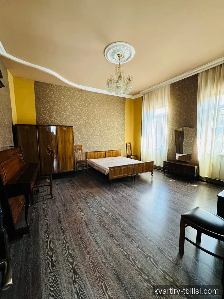 9-bedroom House for sale in Chugureti, Tbilisi, 250 sqm — 280 000 USD | Tbilisi Homes