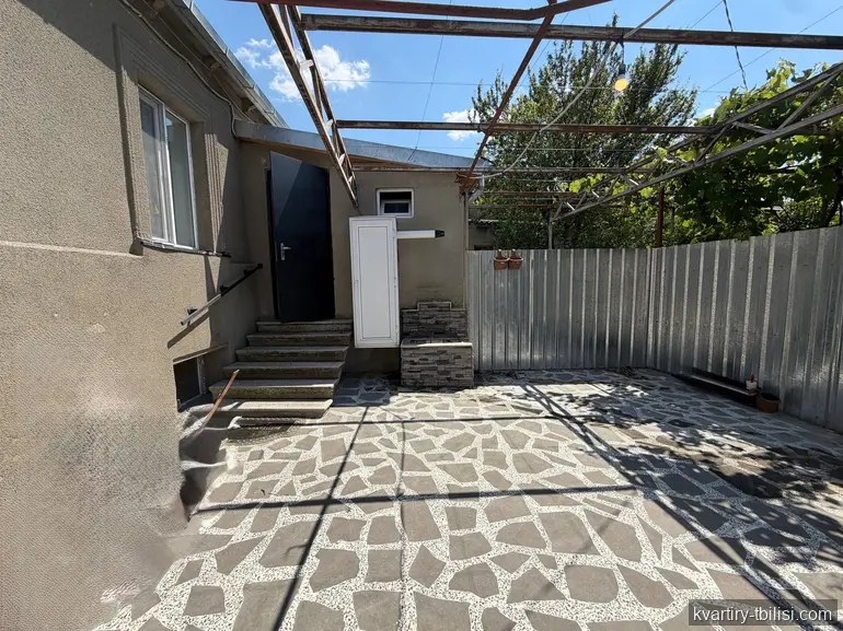 ქირავდება 3 ოთახიანი სახლი თბილისში, 80 მ² — 650 USD/თვეში | Tbilisi Homes