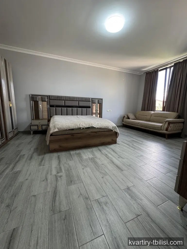 ქირავდება 9 ოთახიანი სახლი თბილისში, 350 მ² — 1 600 USD/თვეში | Tbilisi Homes