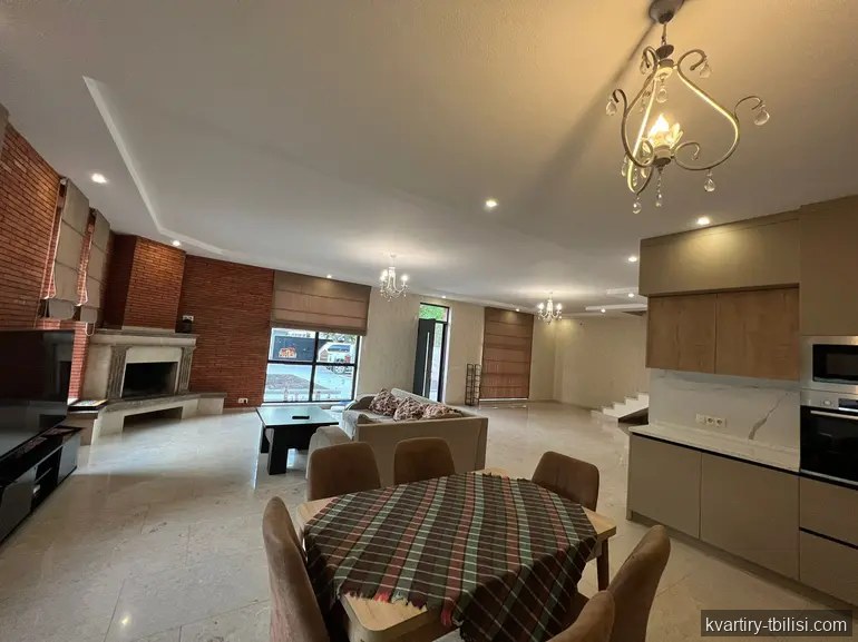 7-комнатный дом в Авлабари — 1 500 USD/мес | Tbilisi Homes