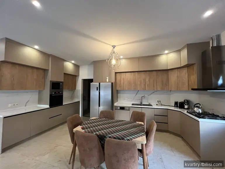 7-комнатный дом в Авлабари — 1 500 USD/мес | Tbilisi Homes