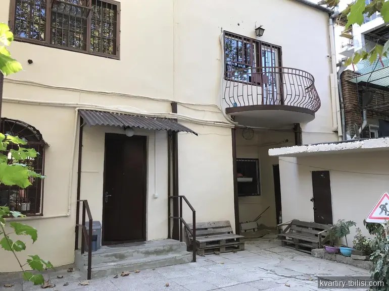 8-bedroom House for rent in Didube, Tbilisi, 220 sqm — 1 800 USD/month | Tbilisi Homes