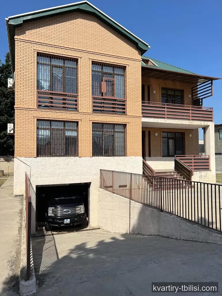 10-комнатный дом в Дигоми 1-9 — 2 500 USD/мес | Tbilisi Homes
