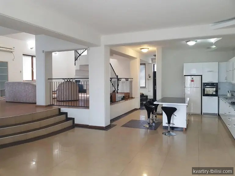 11-bedroom House for rent in Digomi 1-9, Tbilisi, 1000 sqm — 2 500 USD/month | Tbilisi Homes