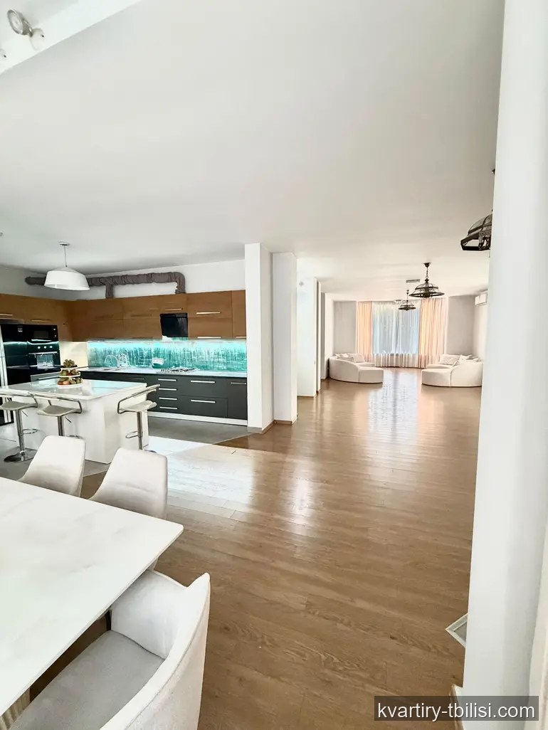 8-bedroom House for rent in Digomi 1-9, Tbilisi, 402 sqm — 4 000 USD/month | Tbilisi Homes