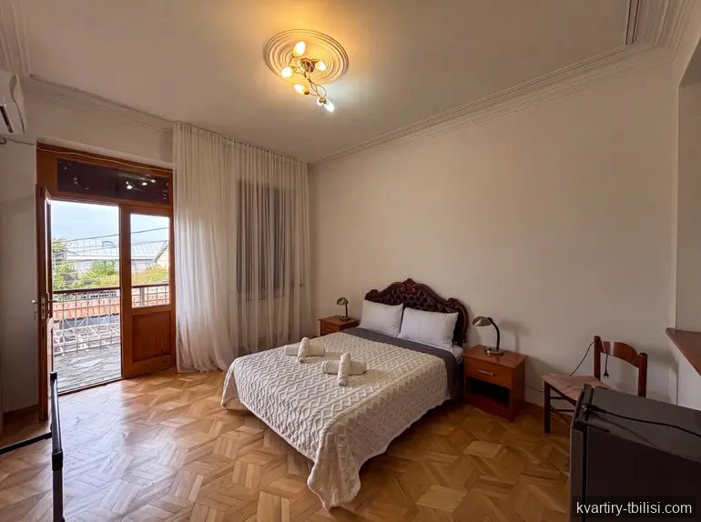 ქირავდება 7 ოთახიანი სახლი ელიაზე, 250 მ² — 3 000 USD/თვეში | Tbilisi Homes