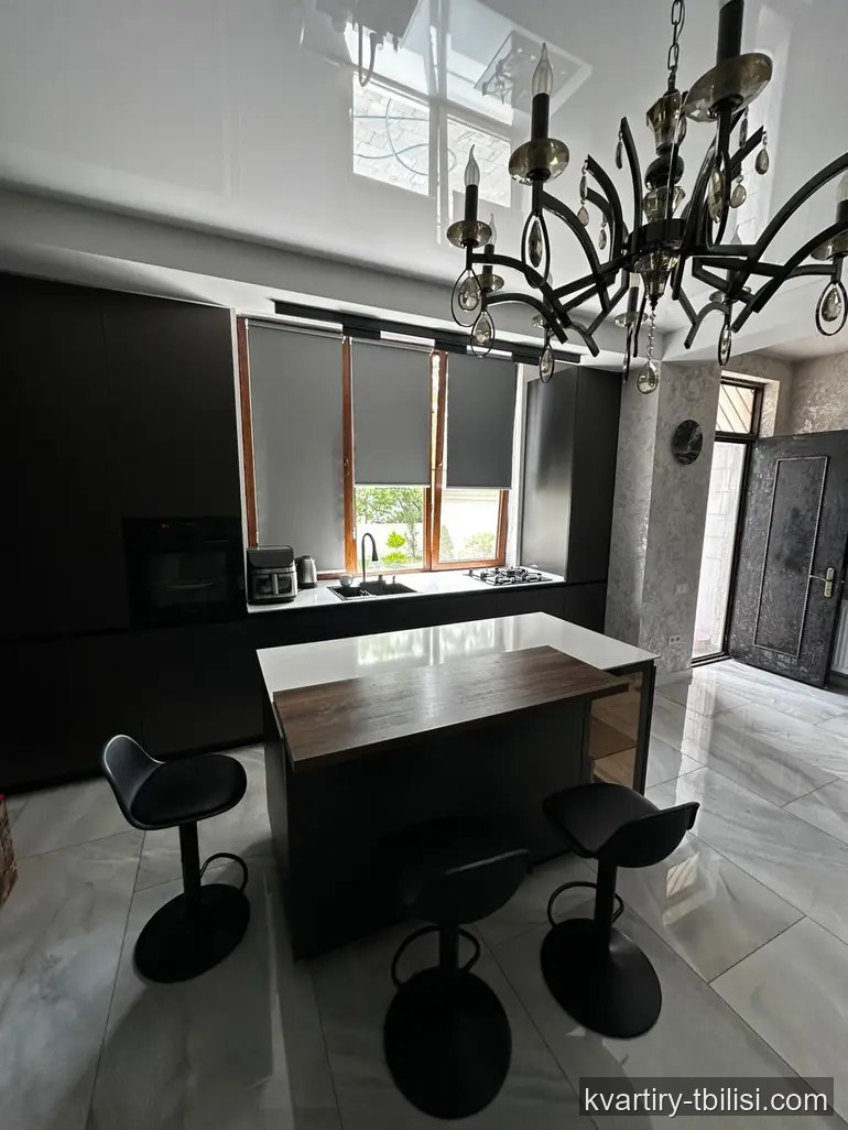 8-комнатный дом в Исани — 2 500 USD/мес | Tbilisi Homes