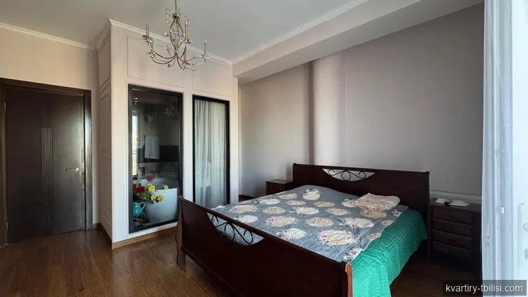 ქირავდება 9 ოთახიანი სახლი ლისზე, 700 მ² — 3 200 USD/თვეში | Tbilisi Homes
