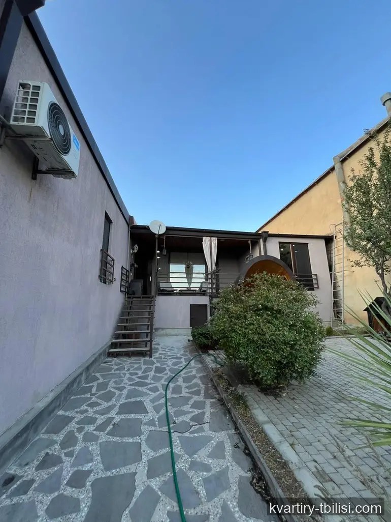 7-bedroom apartment
