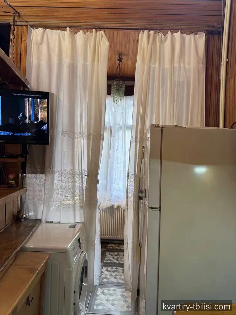 3-комнатный дом на Мтацминде — 900 USD/мес | Tbilisi Homes