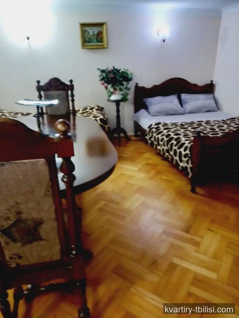 3-комнатный дом на Мтацминде — 500 USD/мес | Tbilisi Homes