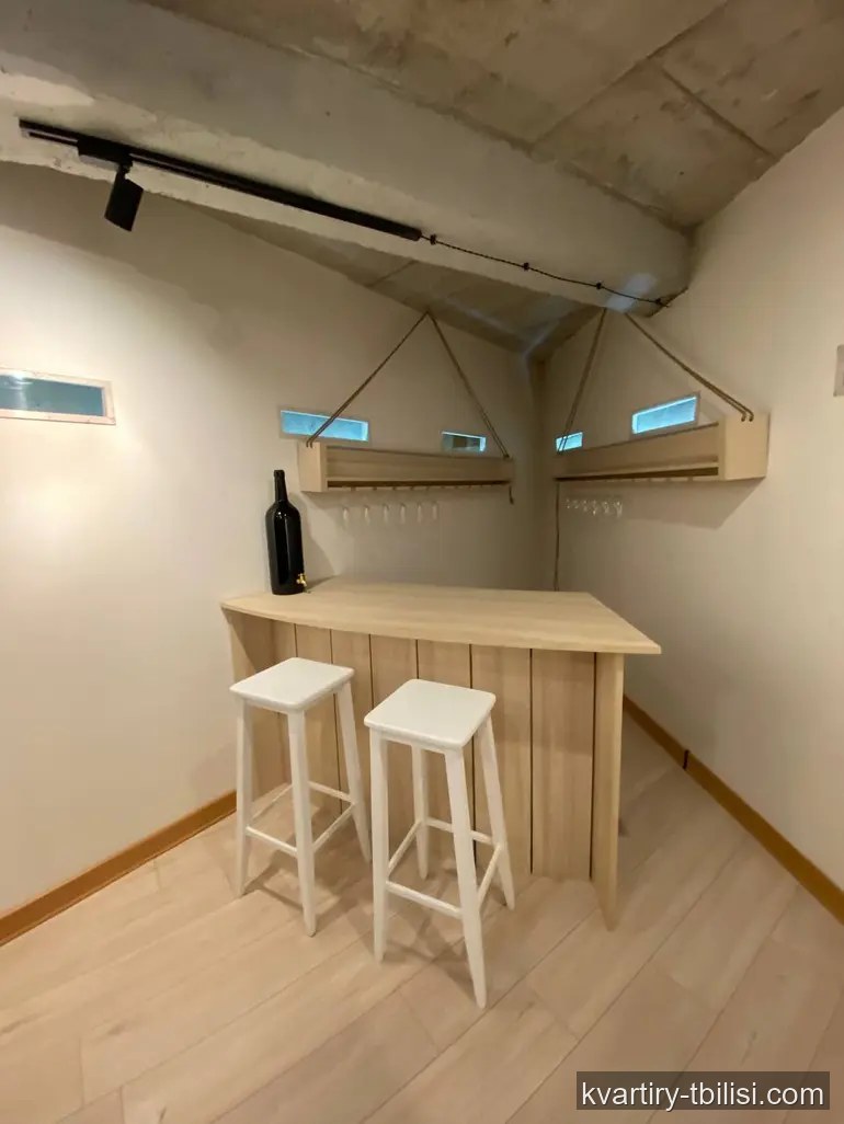 5-комнатный дом на Мтацминде — 1 200 USD/мес | Tbilisi Homes