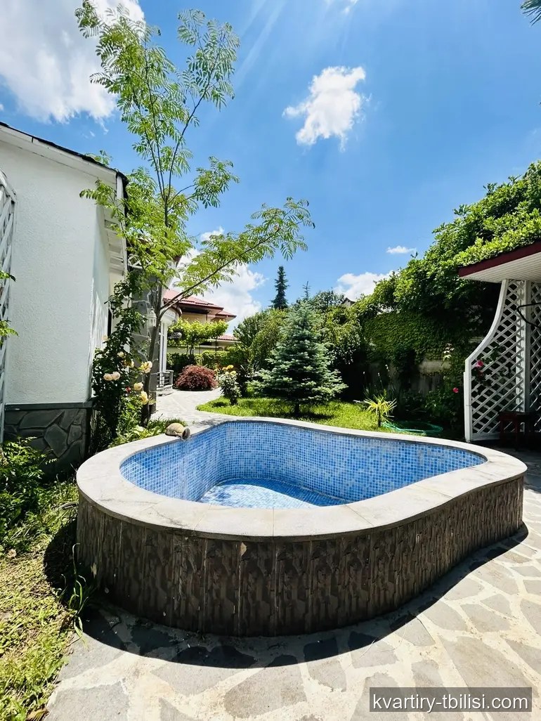 7-комнатный дом на Мтацминде — 2 300 USD/мес | Tbilisi Homes