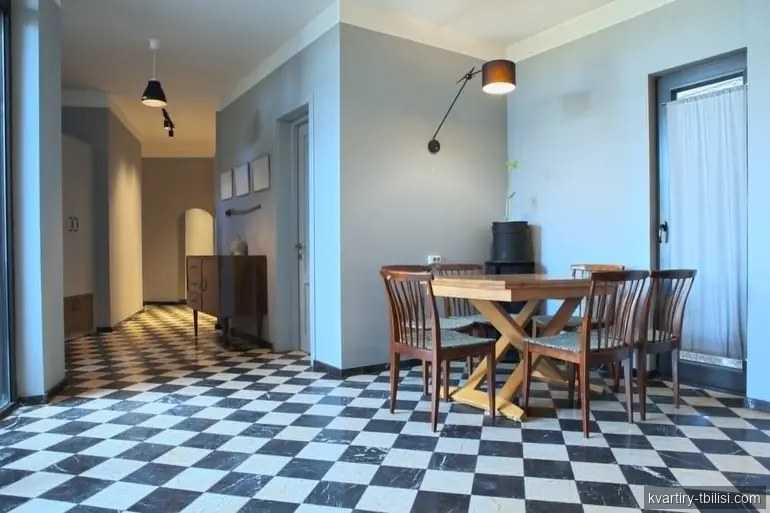 7-комнатный дом на Мтацминде — 3 500 USD/мес | Tbilisi Homes