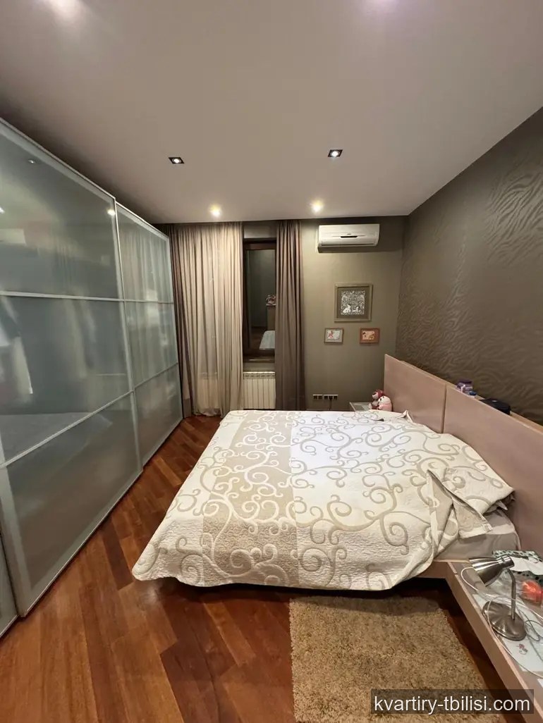 7-комнатный дом на Мтацминде — 2 900 USD/мес | Tbilisi Homes