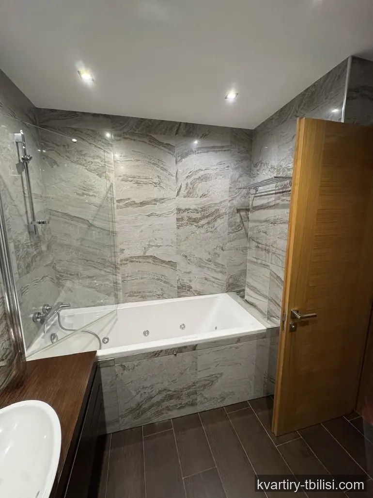 7-комнатный дом на Мтацминде — 2 900 USD/мес | Tbilisi Homes