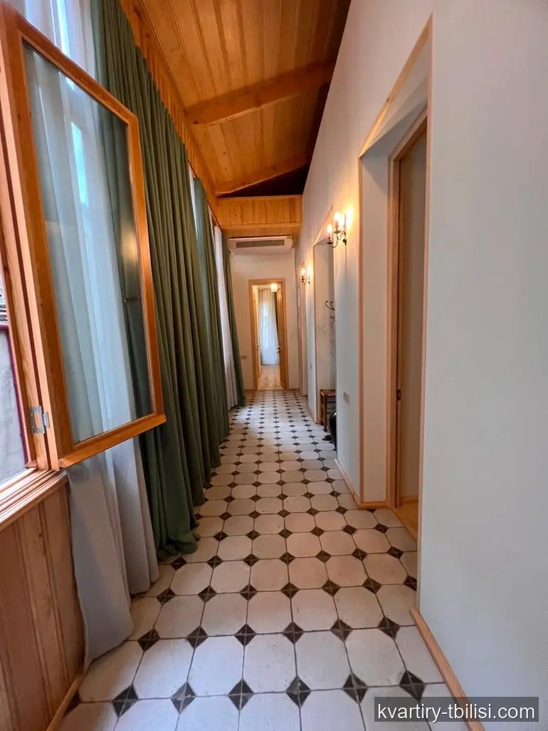 7-комнатный дом на Мтацминде — 2 000 USD/мес | Tbilisi Homes