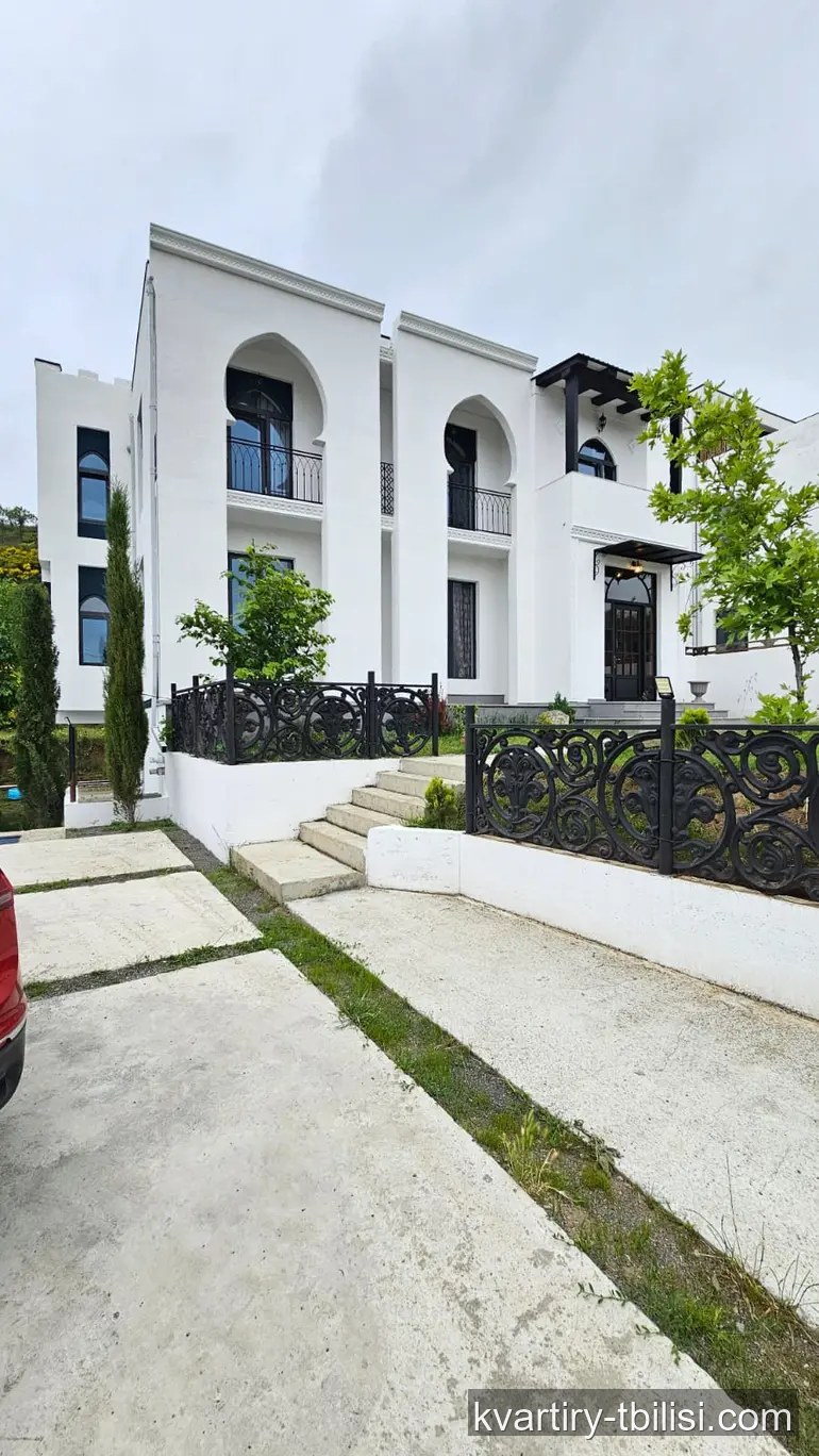 10-комнатный дом на Нутсубидзе — 6 390 USD/мес | Tbilisi Homes