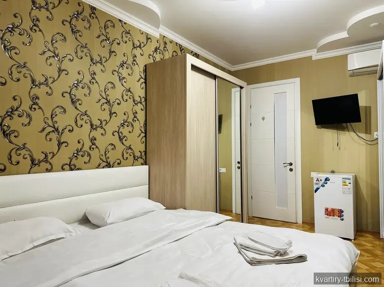 11-комнатный дом в Ортачале — 8 000 USD/мес | Tbilisi Homes