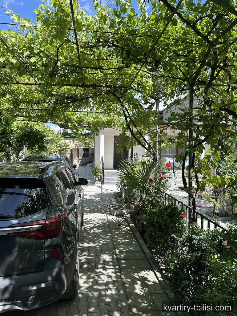 8-комнатный дом в Ортачале — 1 823 USD/мес | Tbilisi Homes