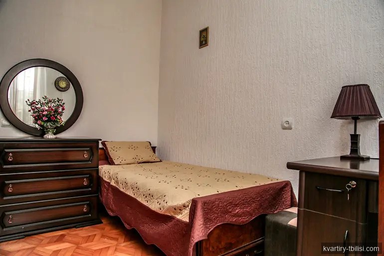 10-bedroom House for rent in Saburtalo, Tbilisi, 300 sqm — 1 800 USD/month | Tbilisi Homes