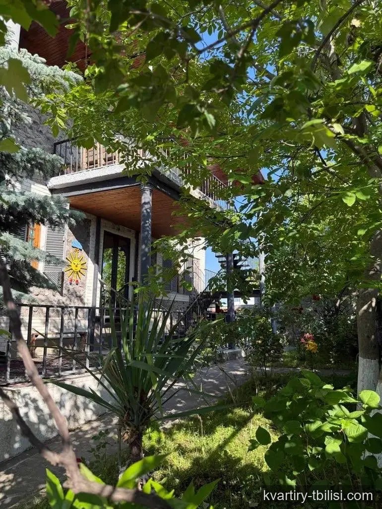 10-комнатный дом на Сабуртало — 3 000 USD/мес | Tbilisi Homes