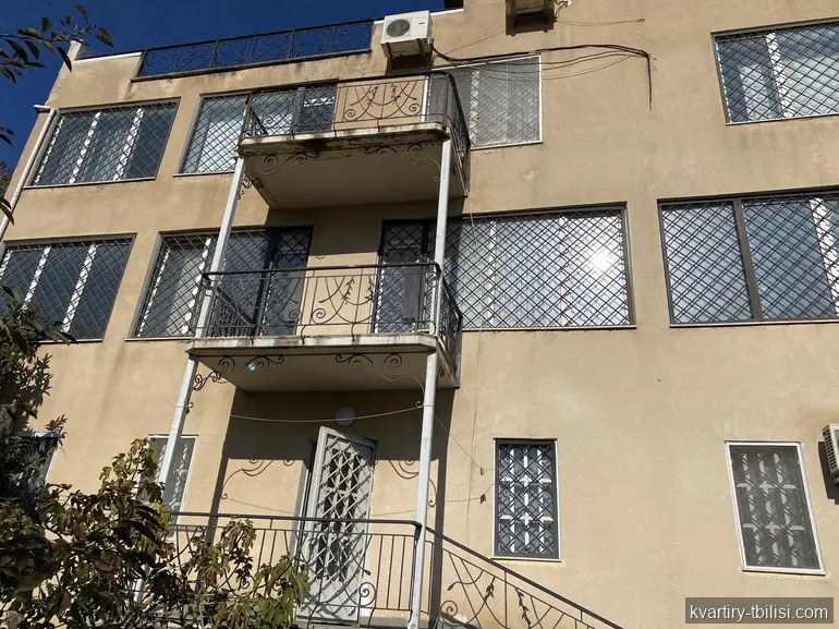 11-bedroom House for rent in Saburtalo, Tbilisi, 650 sqm — 2 000 USD/month | Tbilisi Homes