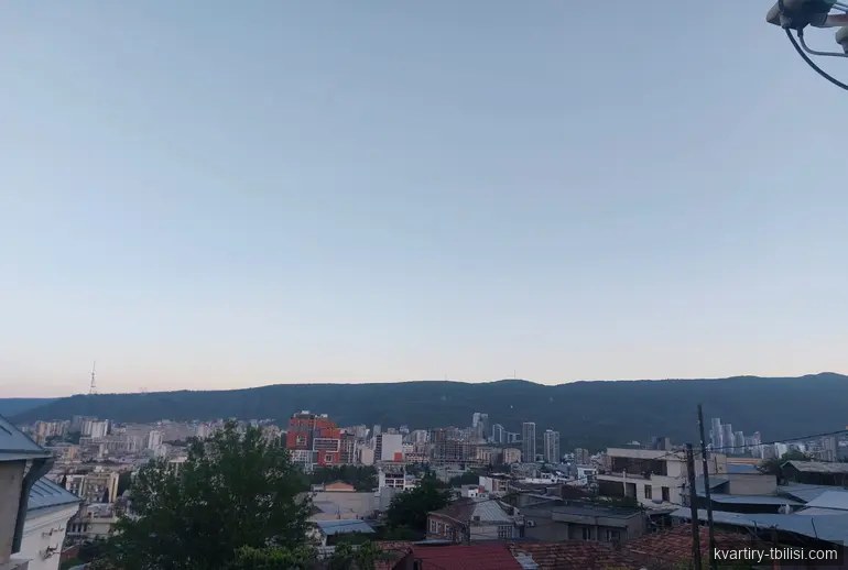 ქირავდება 4 ოთახიანი სახლი საბურთალოზე, 100 მ² — 491 USD/თვეში | Tbilisi Homes