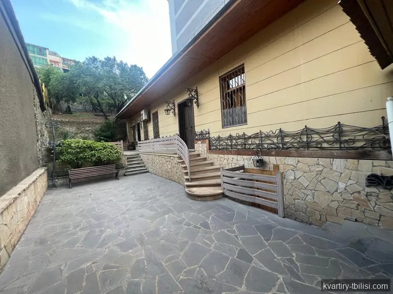5-комнатный дом на Сабуртало — 1 500 USD/мес | Tbilisi Homes