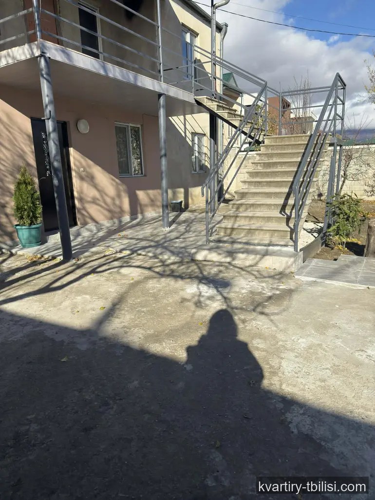 8-bedroom House for rent in Tbilisi, Tbilisi, 150 sqm — 1 600 USD/month | Tbilisi Homes