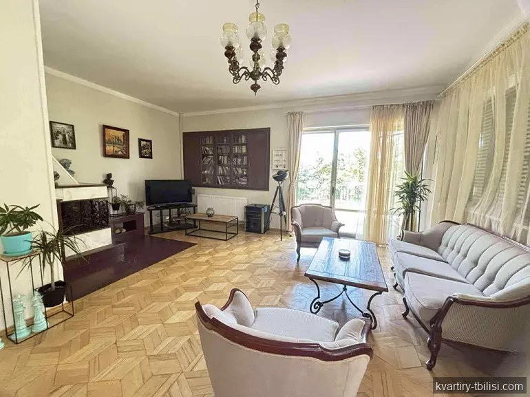 ქირავდება 7 ოთახიანი სახლი შინდისში, 350 მ² — 2 000 USD/თვეში | Tbilisi Homes