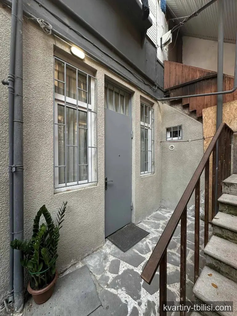 ქირავდება 1 ოთახიანი სახლი სოლოლაკში, 55 მ² — 600 USD/თვეში | Tbilisi Homes