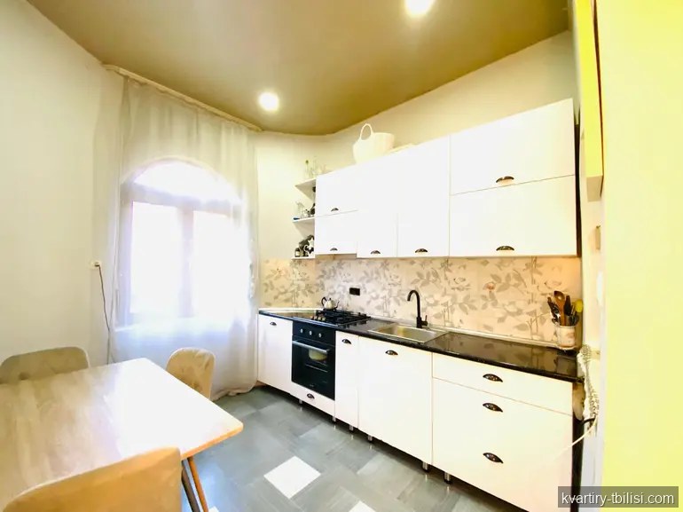 4-комнатный дом в Сванетском квартале — 800 USD/мес | Tbilisi Homes