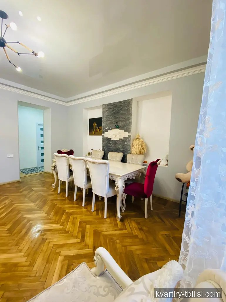 4-комнатный дом в Сванетском квартале — 800 USD/мес | Tbilisi Homes