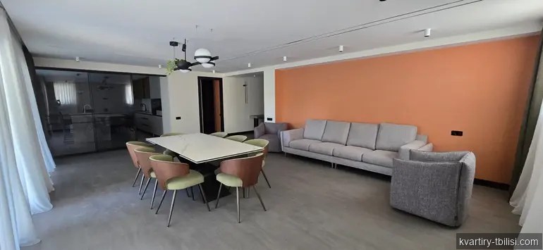 ქირავდება 10 ოთახიანი სახლი წყნეთში, 300 მ² — 6 000 USD/თვეში | Tbilisi Homes