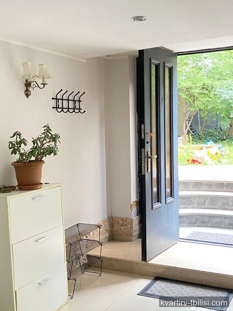 4-комнатный дом в Цкнети — 1 500 USD/мес | Tbilisi Homes
