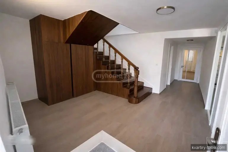 ქირავდება 5 ოთახიანი სახლი წყნეთში, 300 მ² — 3 000 USD/თვეში | Tbilisi Homes
