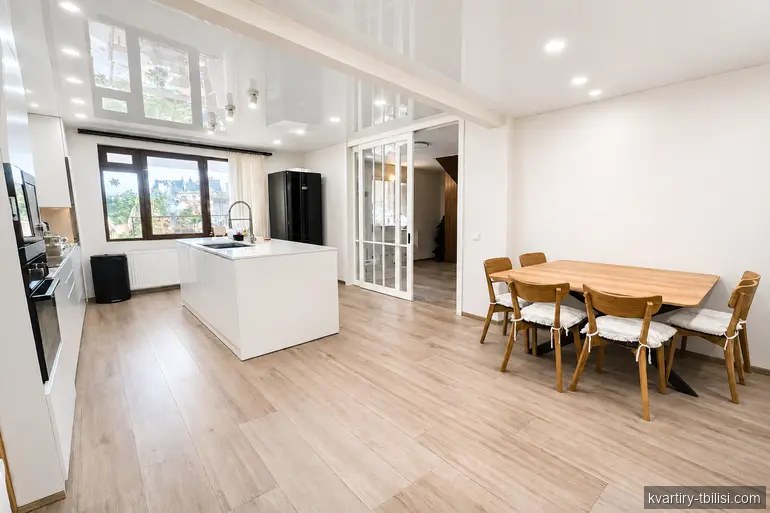 5-комнатный дом в Цкнети — 3 000 USD/мес | Tbilisi Homes