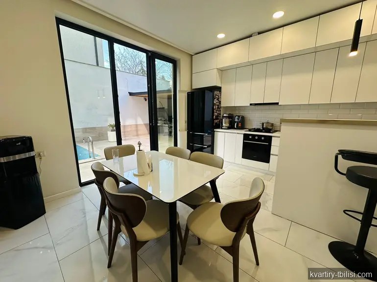 8-bedroom House for rent in Tskneti, Tbilisi, 363 sqm — 6 000 USD/month | Tbilisi Homes