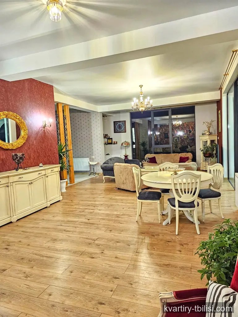 10-bedroom House for rent in Vake, Tbilisi, 600 sqm — 5 000 USD/month | Tbilisi Homes