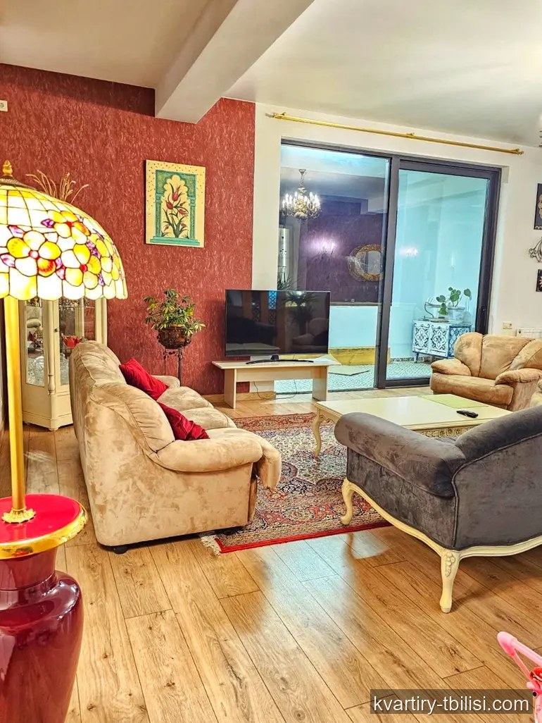 10-bedroom House for rent in Vake, Tbilisi, 600 sqm — 5 000 USD/month | Tbilisi Homes