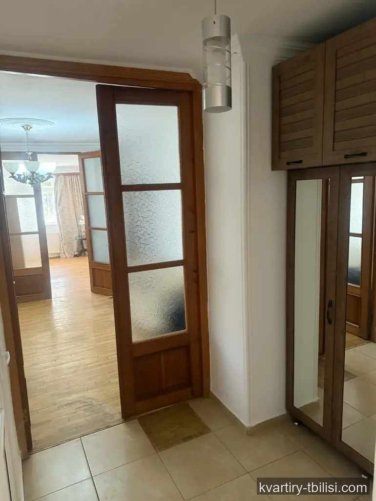 ქირავდება 3 ოთახიანი სახლი ვაკეში, 68 მ² — 650 USD/თვეში | Tbilisi Homes