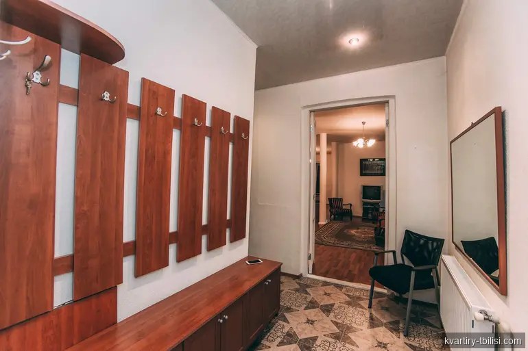 7-комнатный дом в Ваке — 1 200 USD/мес | Tbilisi Homes