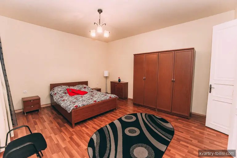 7-комнатный дом в Ваке — 1 200 USD/мес | Tbilisi Homes