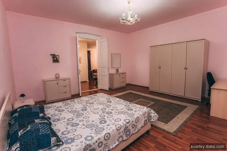 7-комнатный дом в Ваке — 1 200 USD/мес | Tbilisi Homes