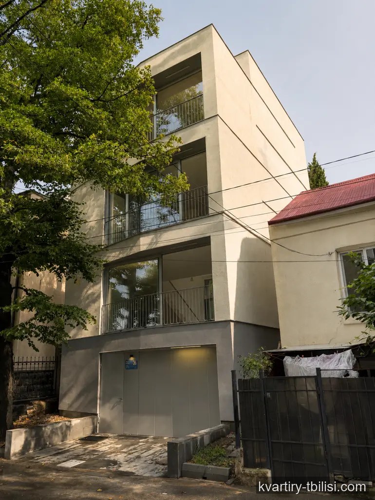 7-bedroom House for rent in Vake, Tbilisi, 310 sqm — 8 000 USD/month | Tbilisi Homes